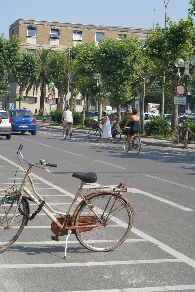 Велосипедисты в Италии.